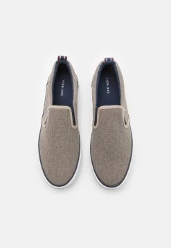 Pier One UNISEX - Sneaker Low - Taupe -Pier One 4bfc3dea16e84e949402e19f285476a8