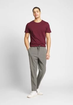 Pier One 3 PACK - T-Shirt Basic - White/dark Blue/red -Pier One 7d46c406b4f84647b7fcf18328327658