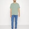 Pier One 5 PACK - T-Shirt Basic - Mint/off-white/khaki 2 Pier One 5 PACK - T-Shirt Basic - Mint/off-white/khaki -Pier One 8661a902cd334840a9eebd6ef8902f31