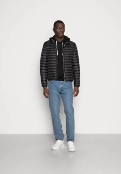 Pier One -Pier One c5a33357dbed4050bd0470e9ed1829ca