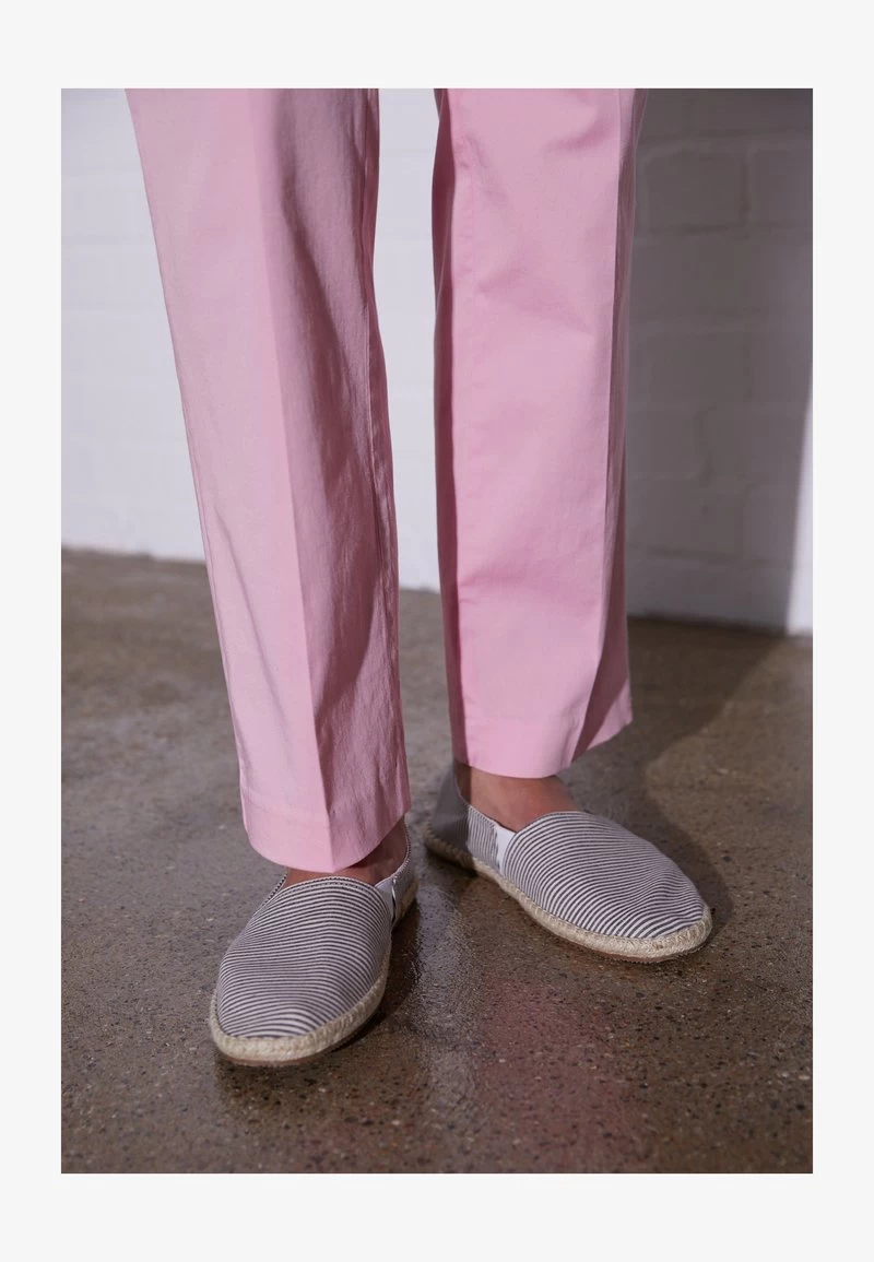 Pier One RENA ESPADRILLE UNISEX - Espadrille - White/blue 5 Pier One RENA ESPADRILLE UNISEX - Espadrille - White/blue – Bild 3