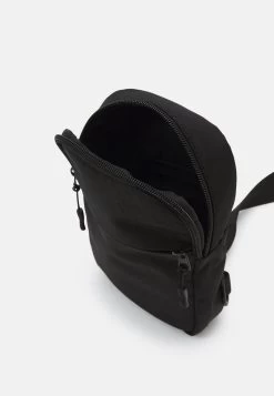 Pier One Gürteltasche - Black 11 Pier One Gürteltasche - Black -Pier One c75c8bdf8b8541419b96d7dba0f5d743